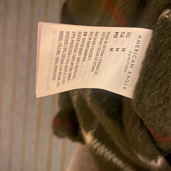 american eagle reversible puffer jacket - Picture 5 of 8